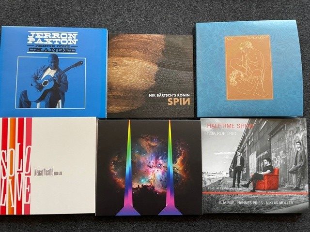 Meine 6 heutigen, neuen Hörtipps: Nik Bärtsch´s Ronin: SPIN, Ilja Ruf Trio feat. Nils Landgren & Bernd Ruf: Halftime Show, Nenad Vasilic: Solo Live, Jerron Praxton, Things Done Changed, XTC: Skylarking – Dolby Atmos Edition (CD und Blue Ray), Mortality: Volume II